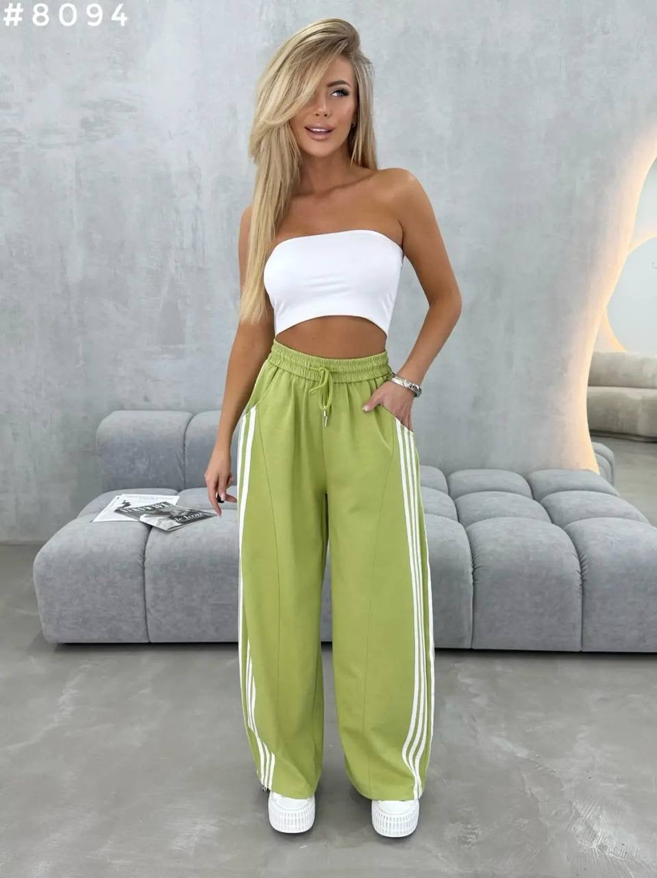 #8094 Side Stripe Wide-Leg Sweatpants