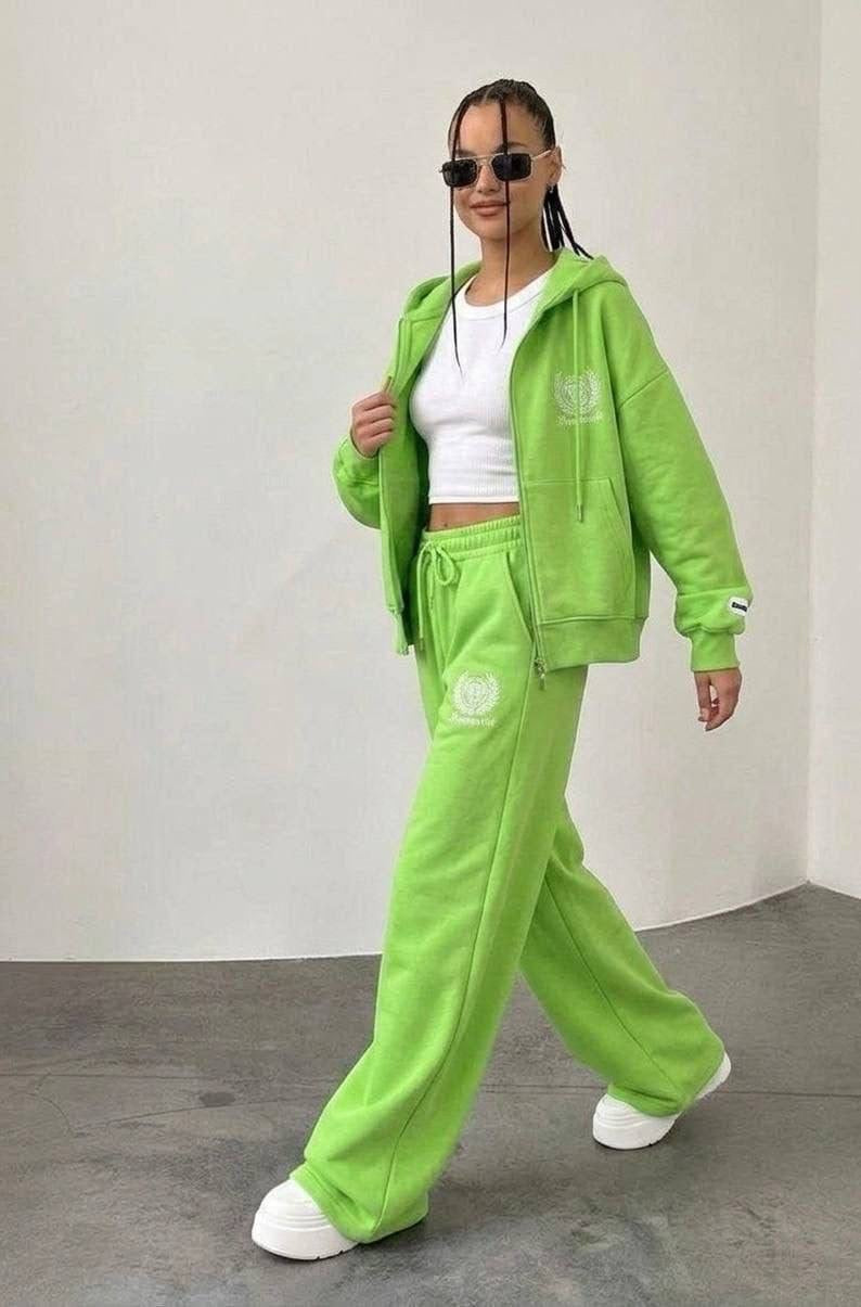 Bonneriee Club Athletic Tennis Club Oversized Zip Hoodie & Wide-Leg Sweatpants Set