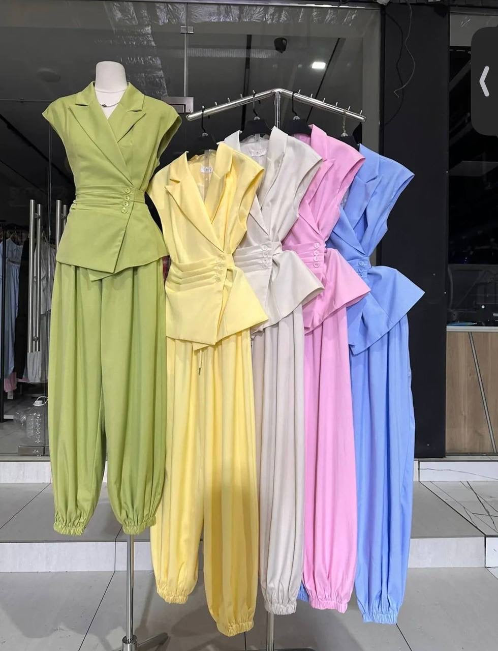 Sleeveless Blazer Vest & Balloon-Leg Trousers Co-ord Set